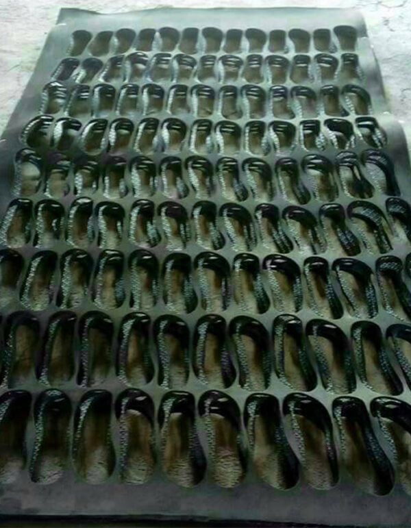 แผ่นยางปั๊มรูปรองเท้า