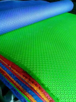 แผ่นยางปูพื้นกันลื่นแบบมีลายสีสดต่างๆ