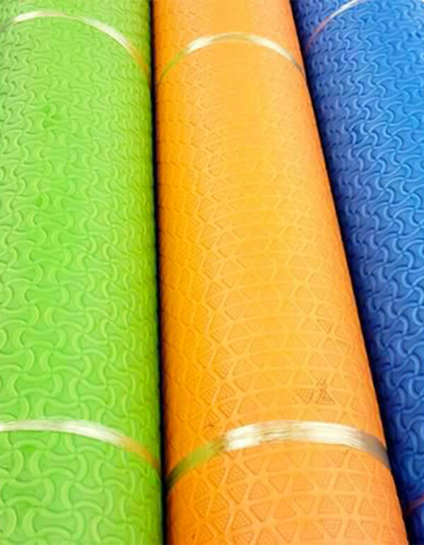 แผ่นยางสีสดลาย/เรียบขนาด 140*240 ซ.ม. หนา10 มม.