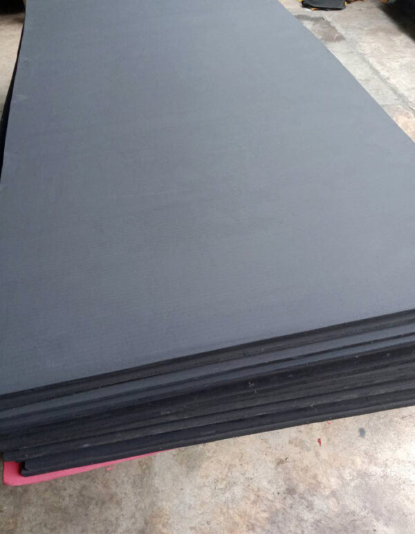 แผ่นยางอีวีเอหนา 50 มิลขนาด130×240 ซ.ม.